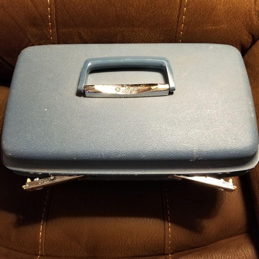 60s Vintage Blue Aspen Samsonite Train Case